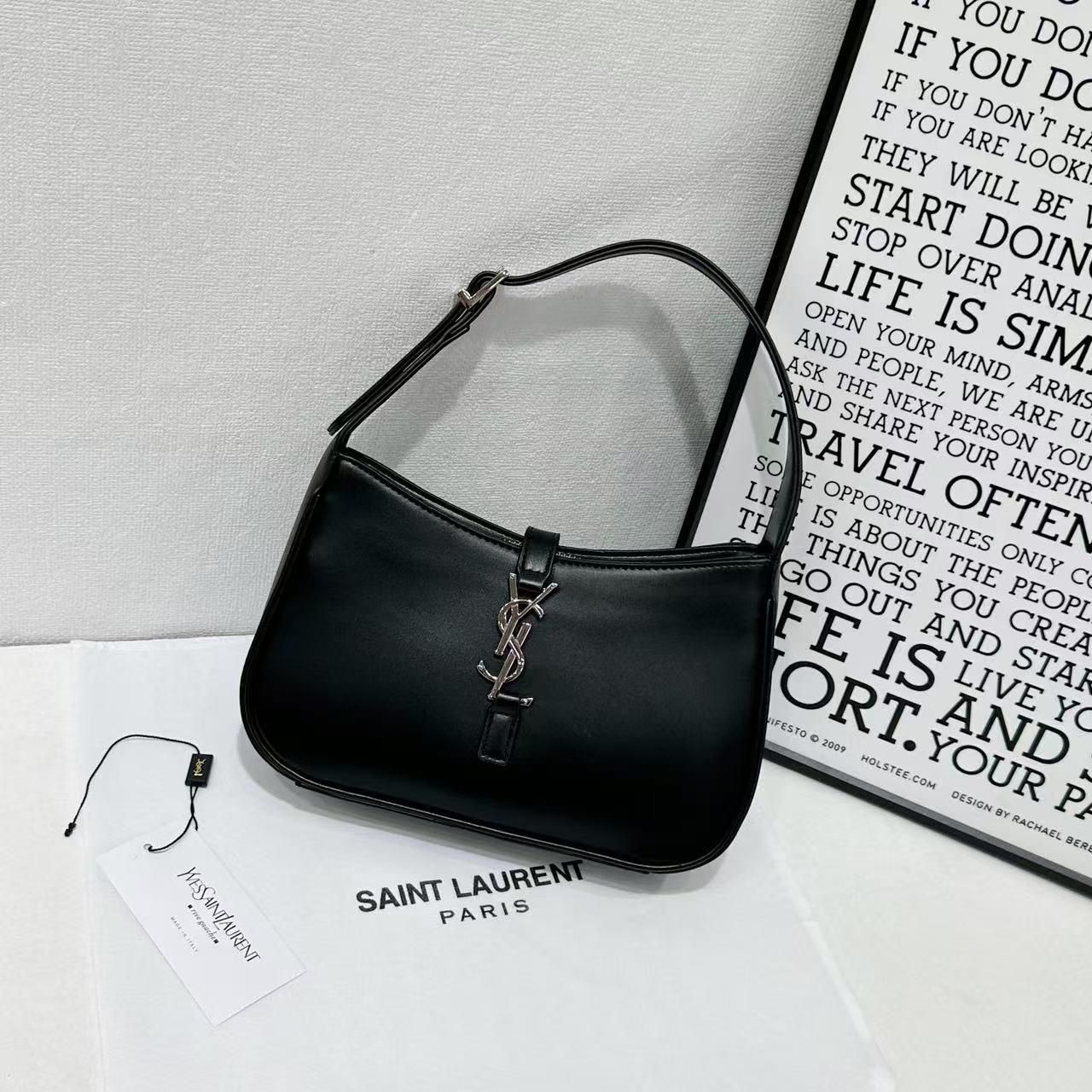 Saint Laurent 5 à 7 Hobo Bag(Black)