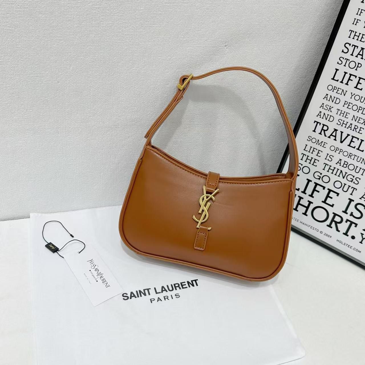 Saint Laurent 5 à 7 Hobo Bag(Light Chestnut / Tan)