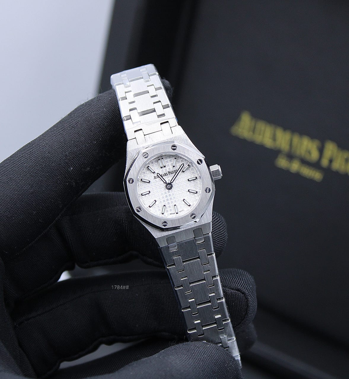 Audemars Piguet Royal Oak Quartz (Silver-Tone Stainless Steel with Silver Dial)