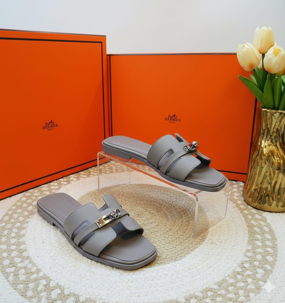 Hermès Chypre Sandal (Grey)