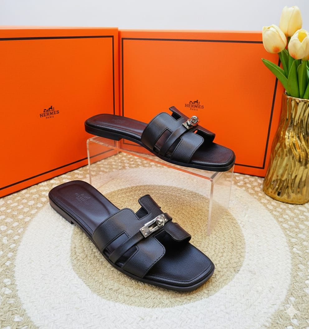 Hermès Chypre Sandal (Black)