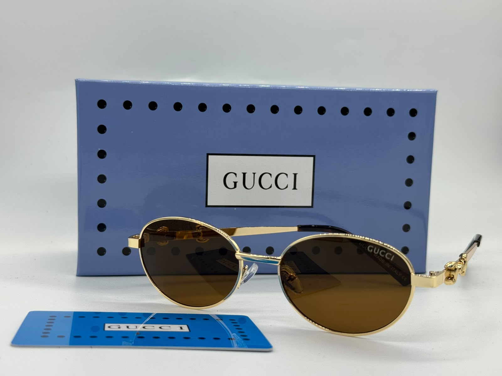 Gucci Charm Detail Round Sunglasses (Gold / Brown)