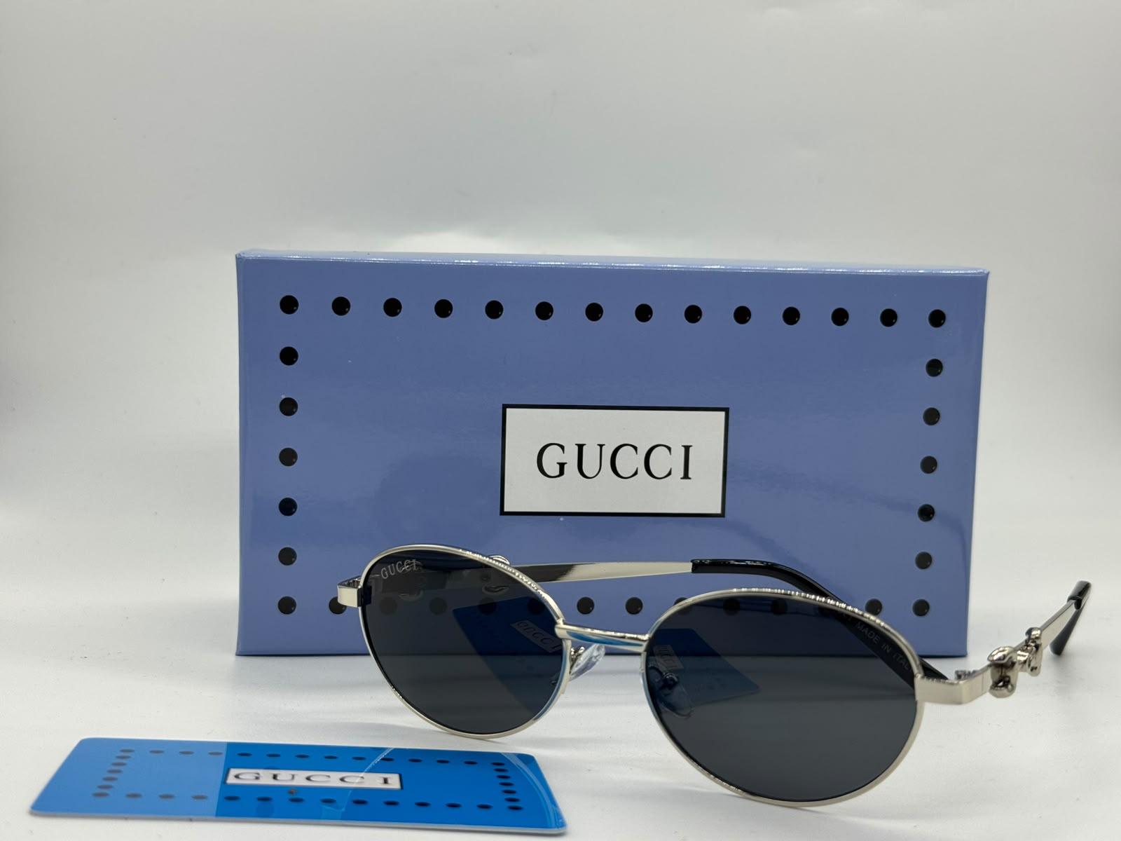 Gucci Charm Detail Round Sunglasses (Silver / Dark Grey)