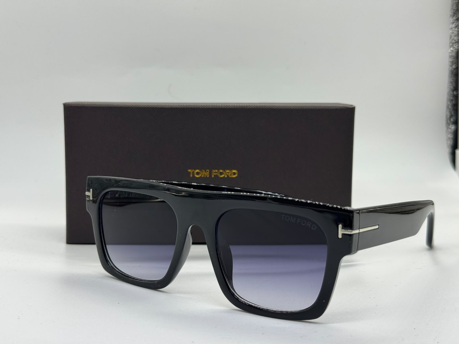 Tom Ford Flat Top Square Sunglasses (Black/Grey Gradient)