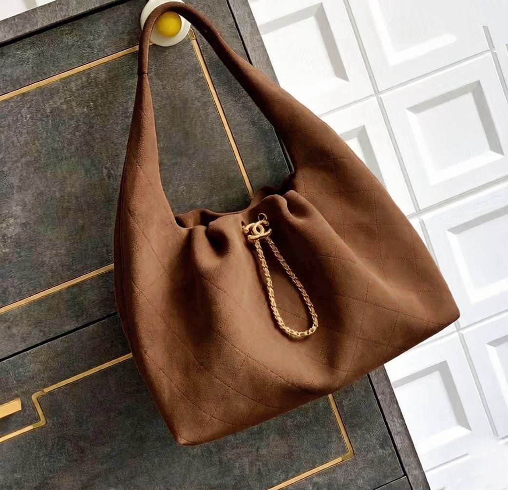 Chanel Maxi Hobo Bag (Caramel Brown / Tan)