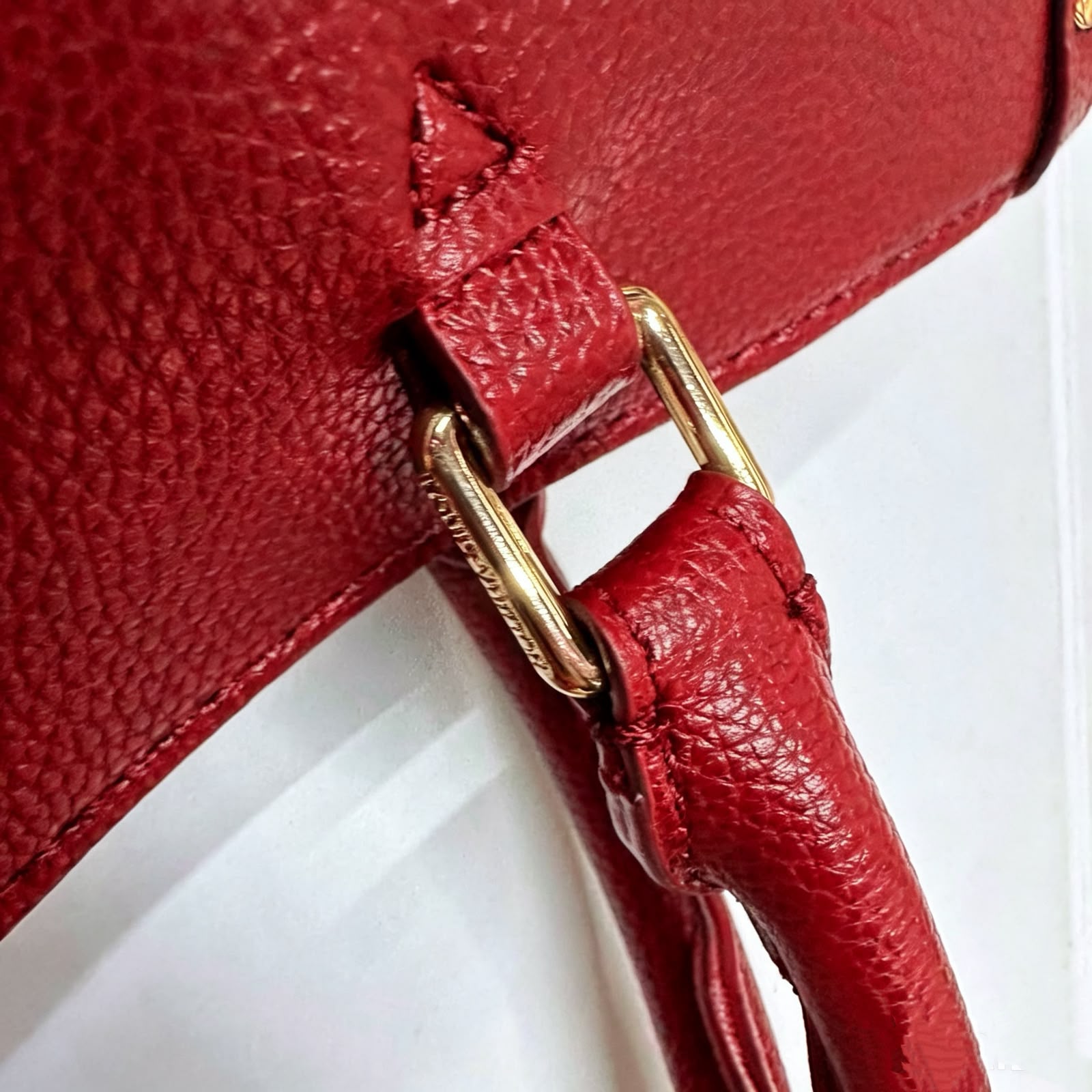 Louis Vuitton Lockme Tote PM (Scarlet Red)