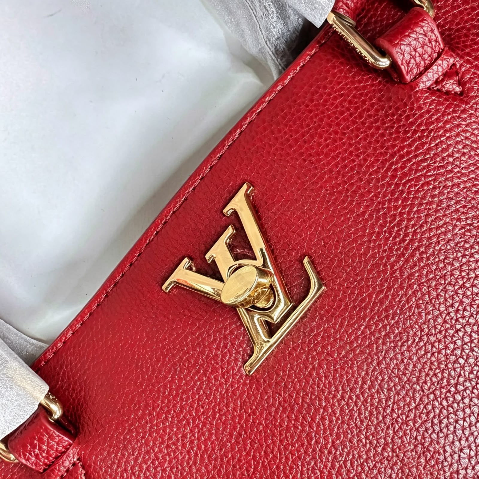 Louis Vuitton Lockme Tote PM (Scarlet Red)
