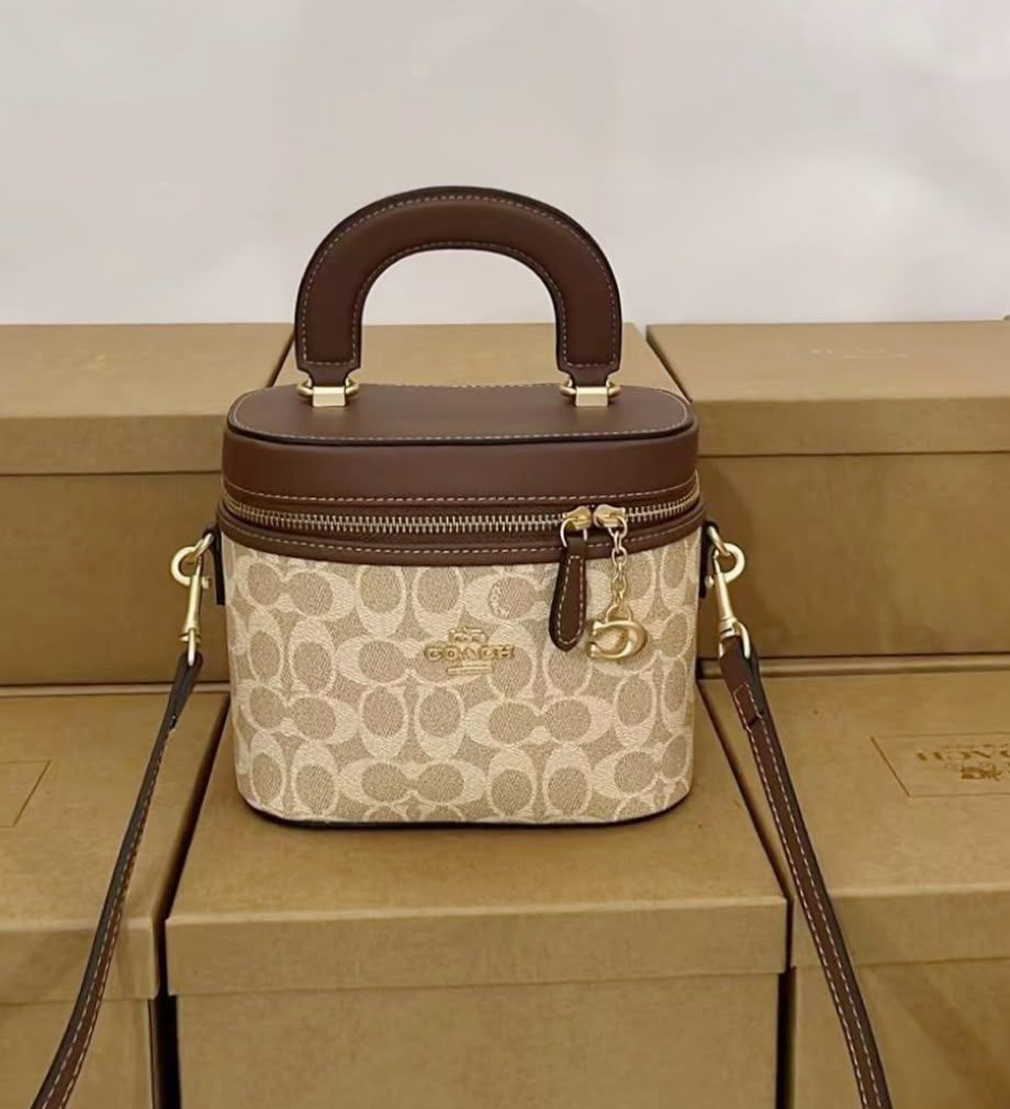 Coach Trail Vanity Case in Signature Canvas (Light Khaki / Dark Brown)