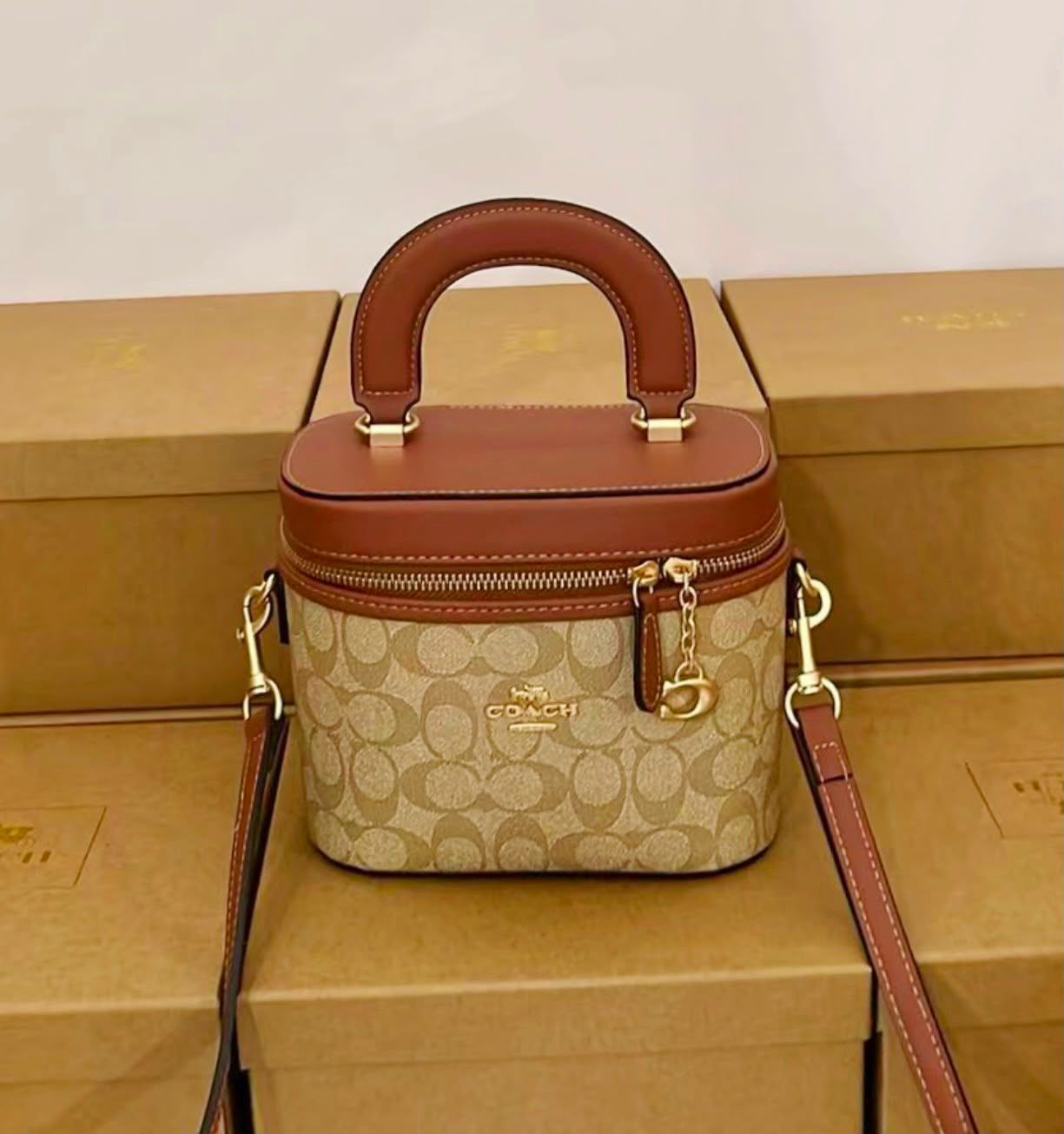Coach Trail Vanity Case in Signature Canvas (Light Khaki / Saddle)