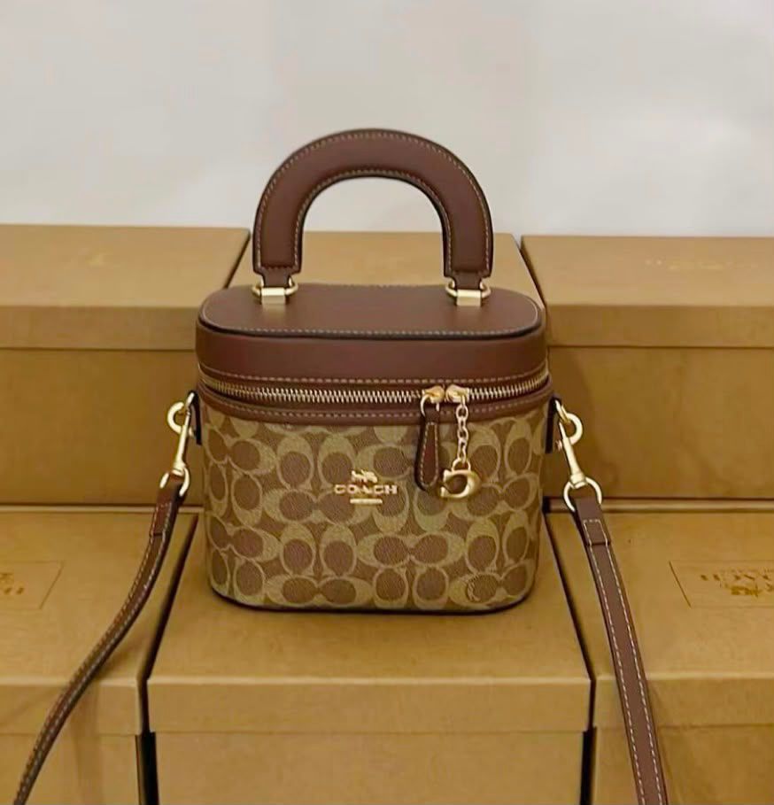 Coach Trail Vanity Case in Signature Canvas (Tan / Rust)