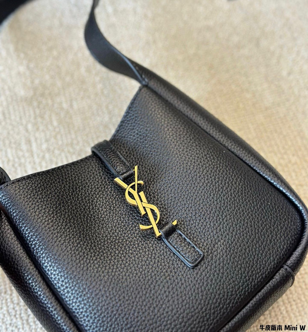 Saint LaurentToy 5 à 7 Bucket Bag (Black Grained Leather)