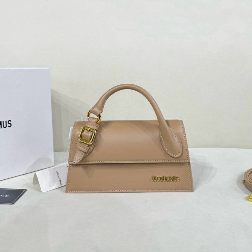 Jacquemus Le Chiquito Moyen (Beige / Nude)