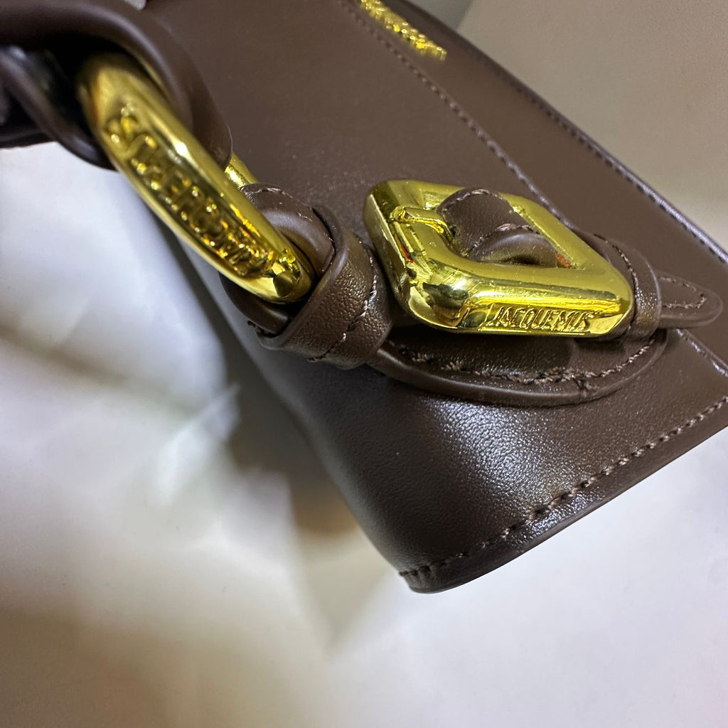 Jacquemus Le Chiquito Moyen (Dark Brown / Chocolate)