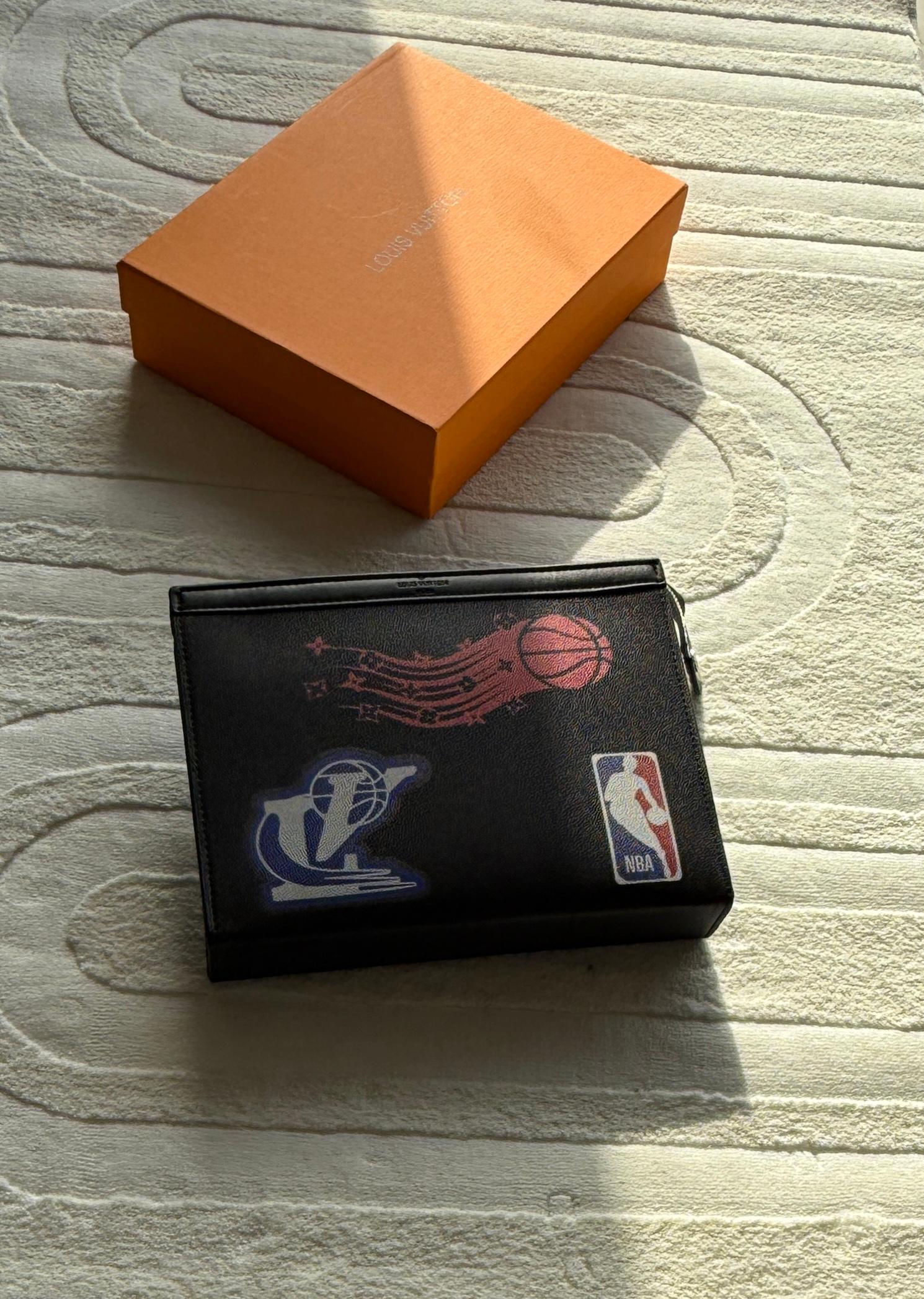 Louis Vuitton x NBA Pouch Voyage (Black / Basketball Multi-Patches)
