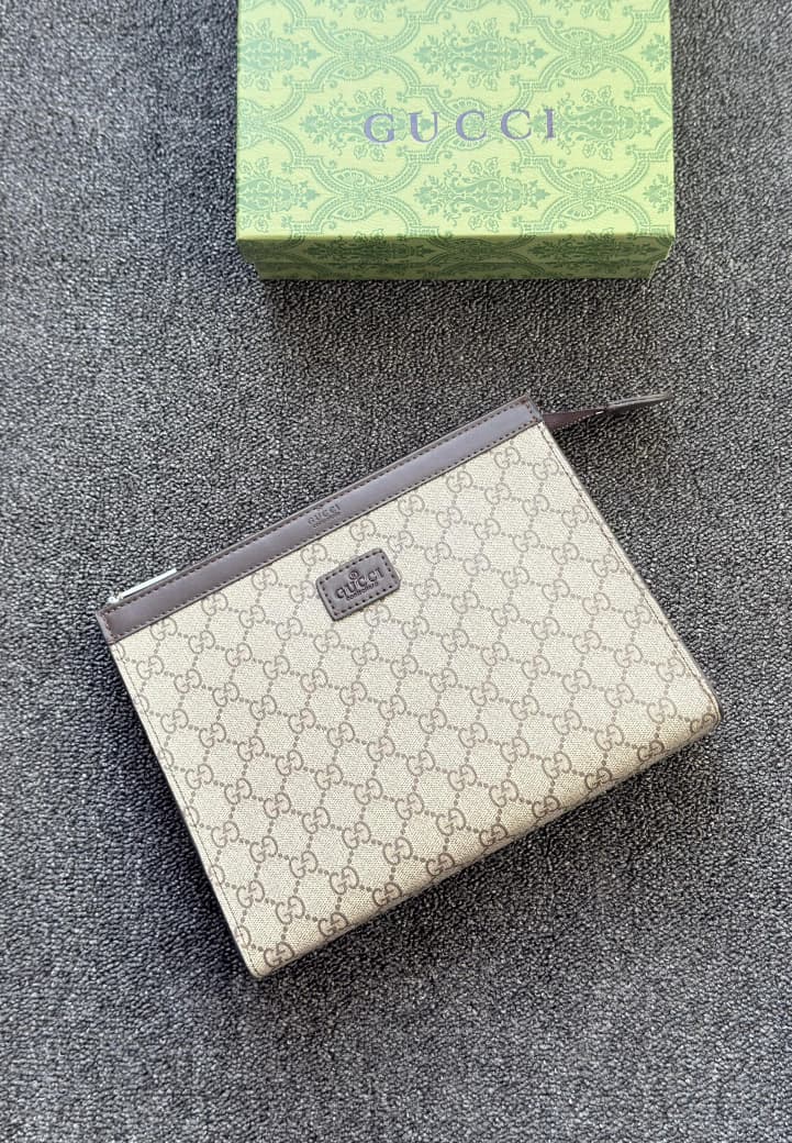 Gucci GG Supreme Pouch (Beige / Ebony / Dark Brown Trim)