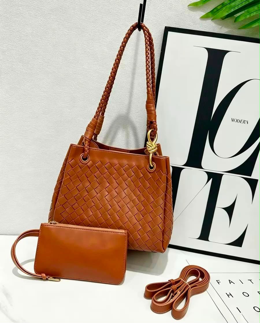 Bottega Veneta Small Andiamo Intrecciato Leather Shoulder Bag (Cognac / Chestnut Brown)