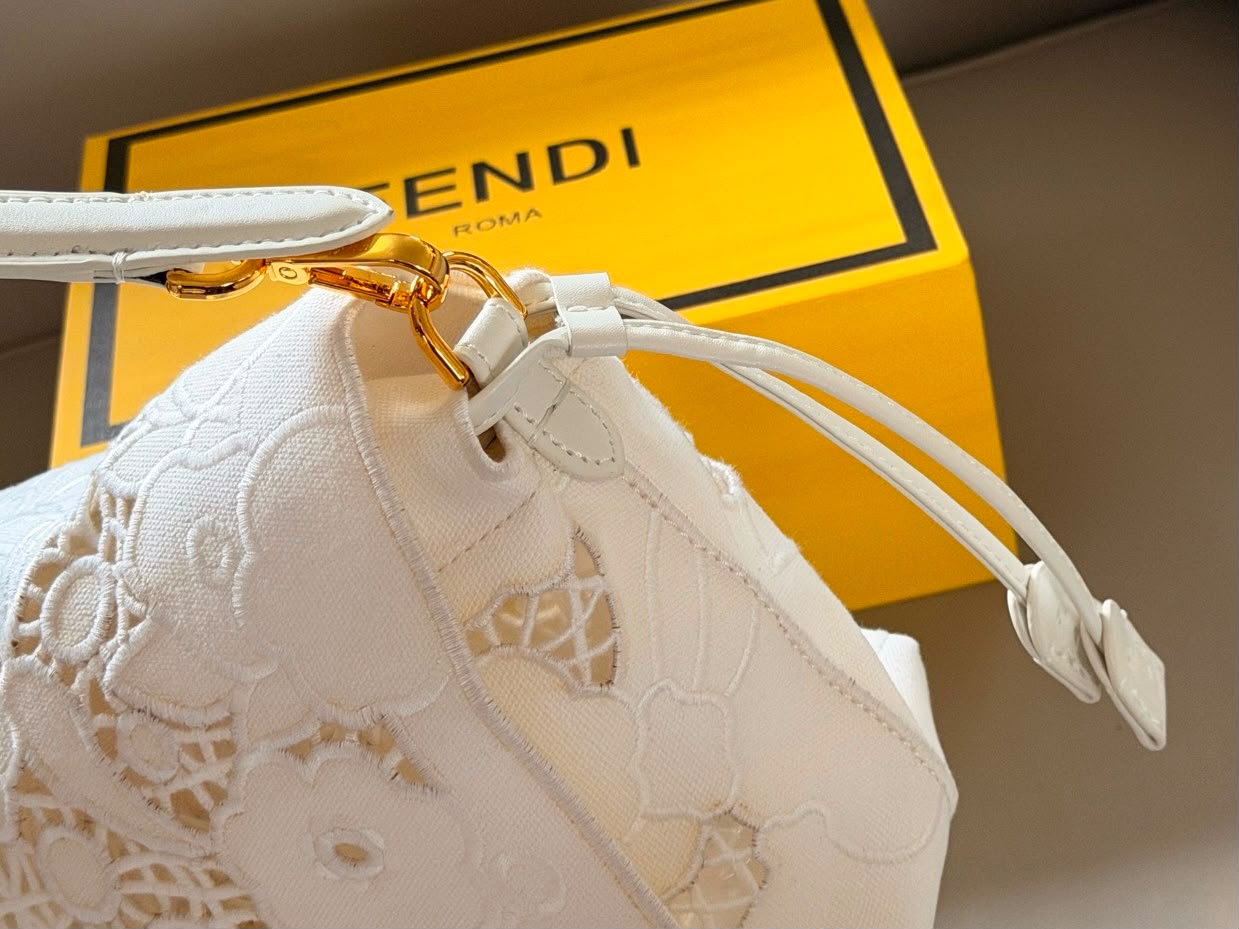 Fendi Baguette Floral Lace Embroidery Shoulder Bag (Monochrome White / Gold Hardware)