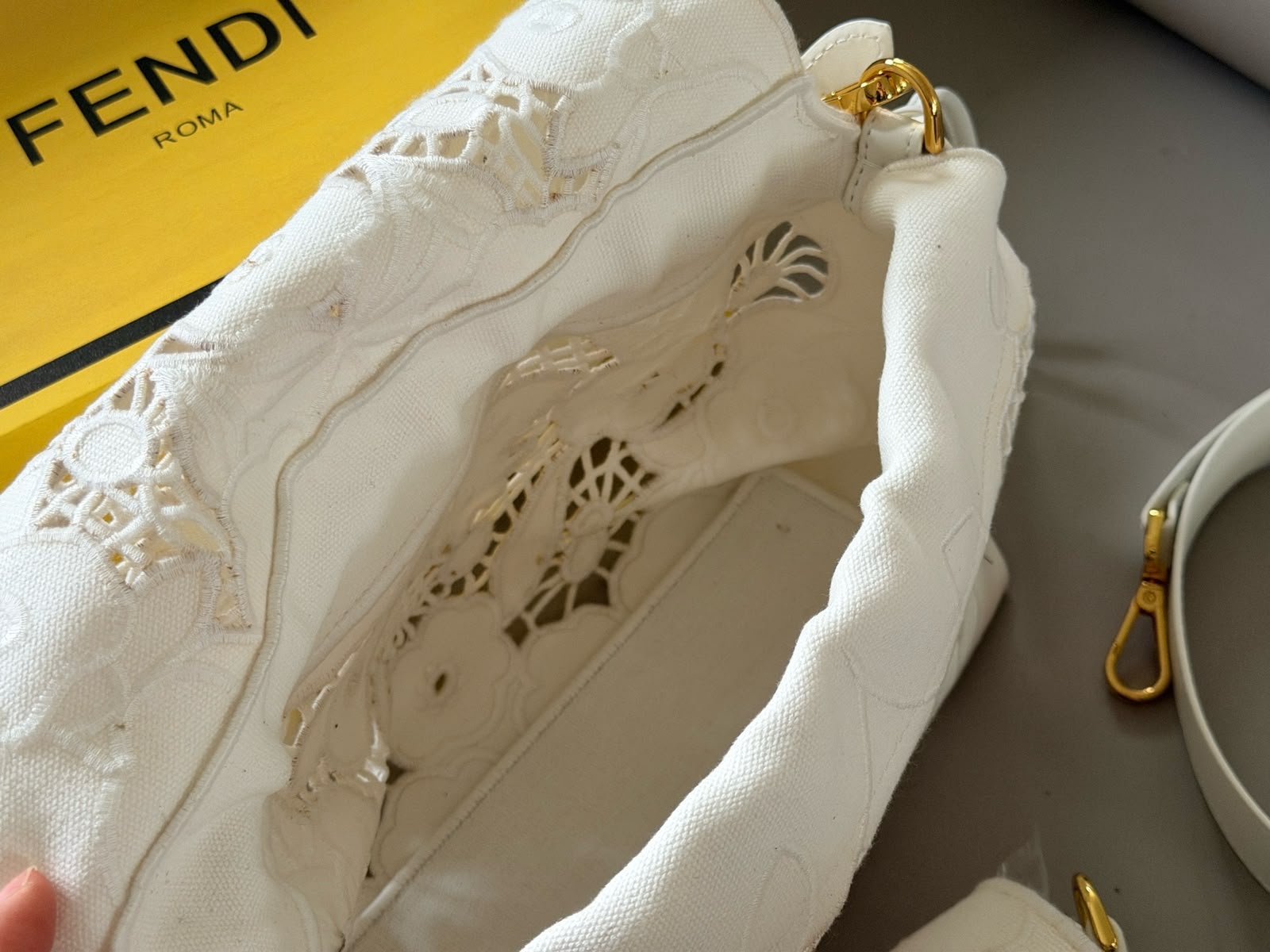 Fendi Baguette Floral Lace Embroidery Shoulder Bag (Monochrome White / Gold Hardware)