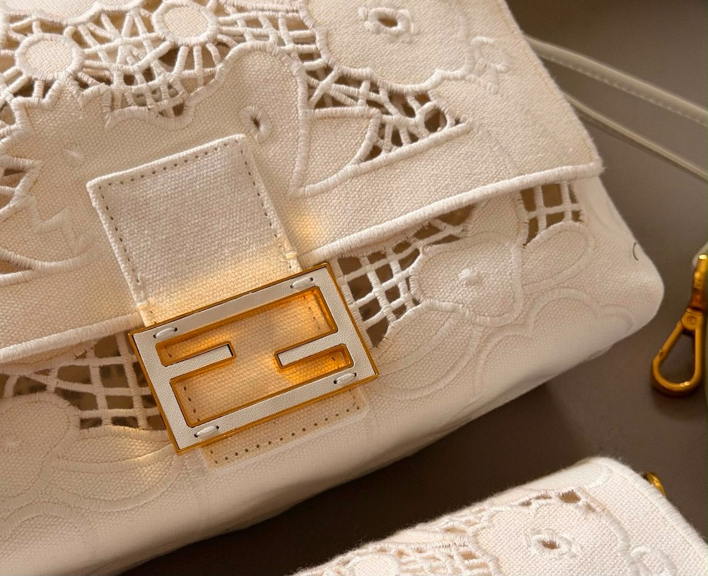 Fendi Baguette Floral Lace Embroidery Shoulder Bag (Monochrome White / Gold Hardware)