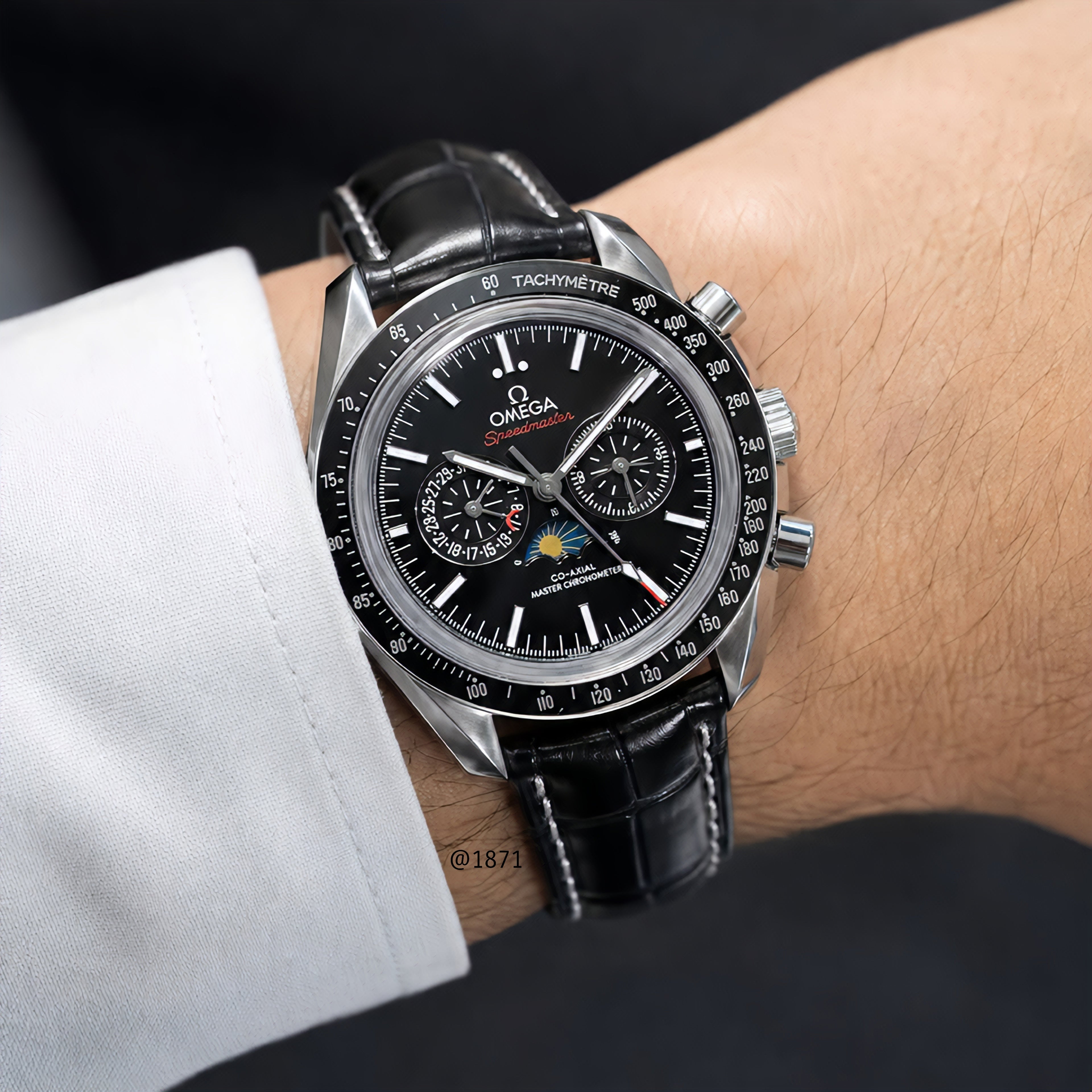 Omega Speedmaster Moonphase Co-Axial Master Chronometer (Black / Leather / Steel)