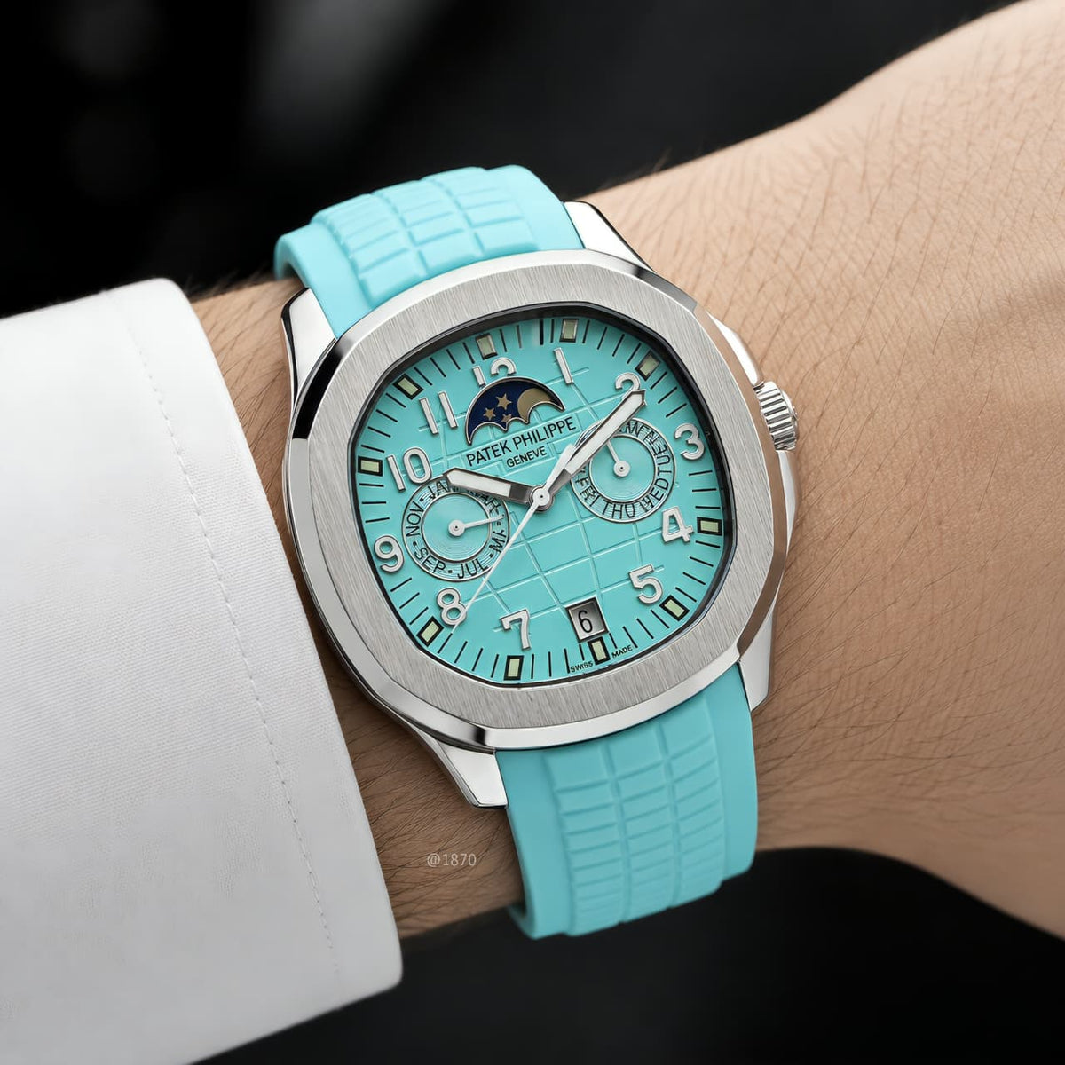 Patek Philippe Aquanaut Annual Calendar (Tiffany Blue / Steel)