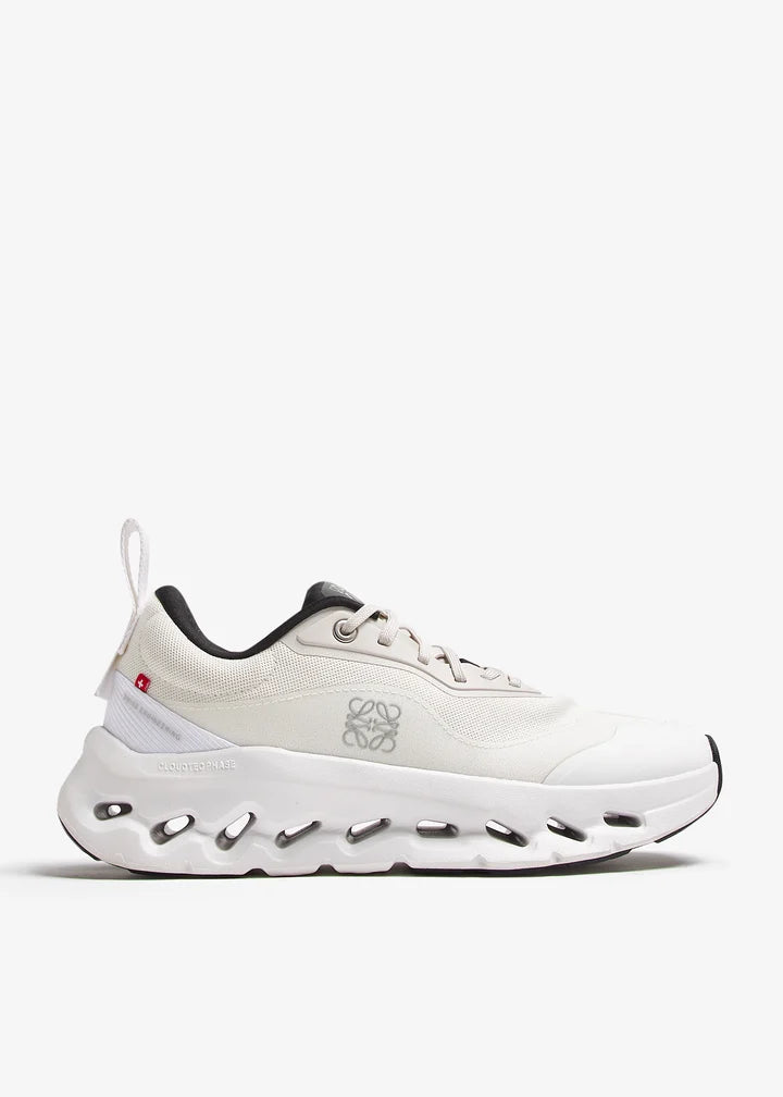 On Running Cloudtilt 2 LOEWE “Sand White”